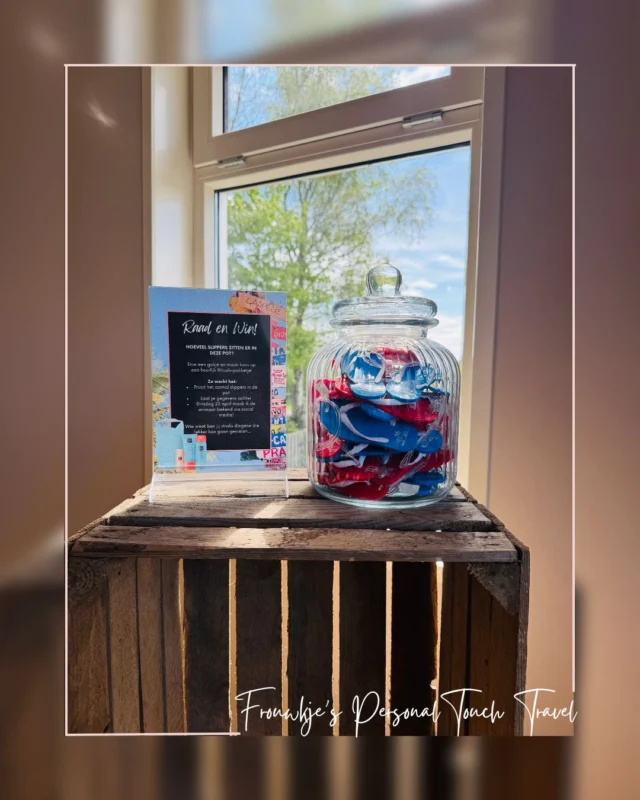 𝐆𝐢𝐬𝐭𝐞𝐫𝐞𝐧 𝐨𝐩 𝐝𝐞 𝐯𝐨𝐨𝐫𝐣𝐚𝐚𝐫𝐬𝐦𝐚𝐫𝐤𝐭 𝐢𝐧 𝐎𝐮𝐝𝐞𝐦𝐢𝐫𝐝𝐮𝐦!

Gisteren stond ik op de voorjaarsmarkt in Oudemirdum en ik had een leuke actie bedacht: raden hoeveel slippers er in de pot zaten.

Het juiste aantal is niet geraden…
Er zaten namelijk maar 34 slippers in de pot.

Degene die er het dichtst bij zat, was Dian - Evi met een gok van 36 stuks – goed gedaan!
Ik neem contact met je op en zorg dat het Rituals-pakketje bij je terechtkomt.

En aan iedereen die langskwam: bedankt voor de leuke gesprekken, wat een fijne dag!